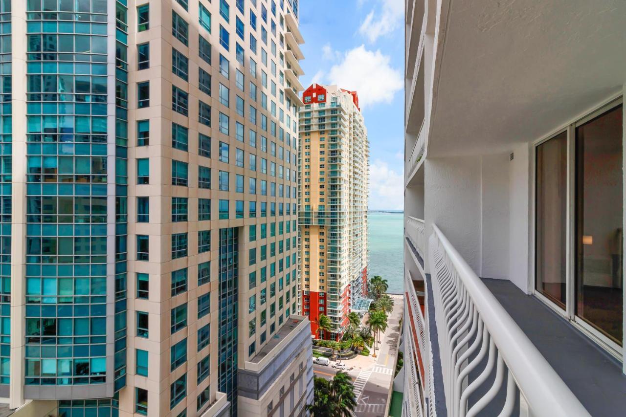 The Club At Brickell Bay Luxury Suites Miami Exterior photo