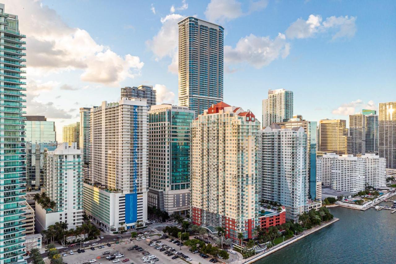 The Club At Brickell Bay Luxury Suites Miami Exterior photo